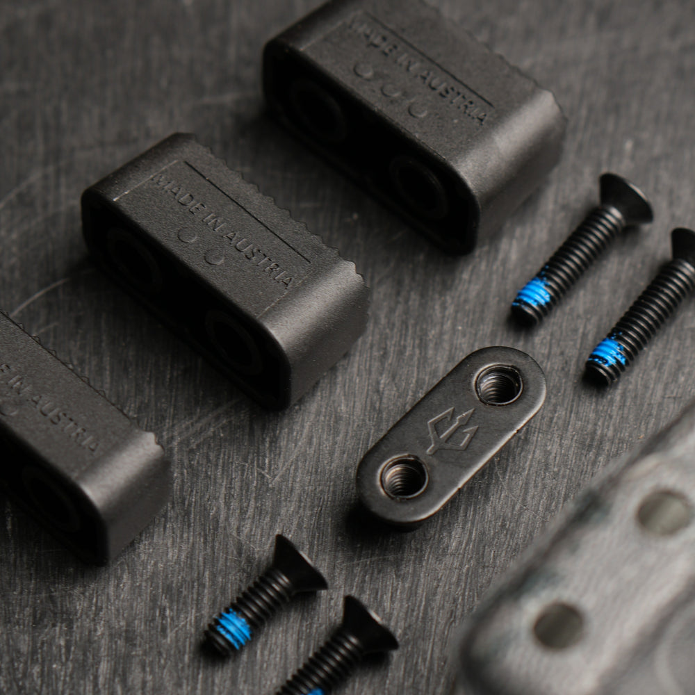 Black Trident Concealment Wing mit 15 mm Schraubenabstand