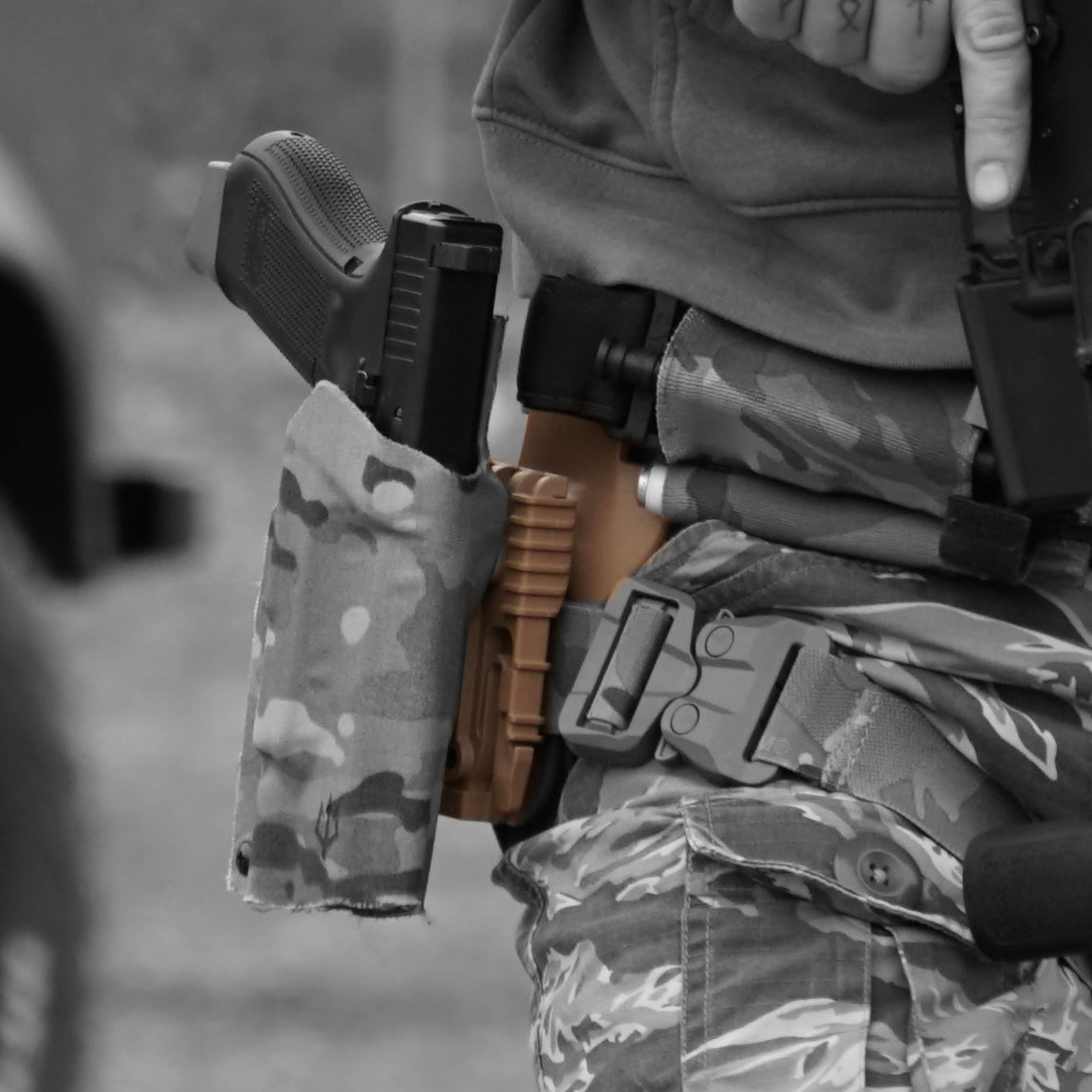 Safariland CUBL 6070 Mid-Ride + QLS Kit + BT Leg Strap