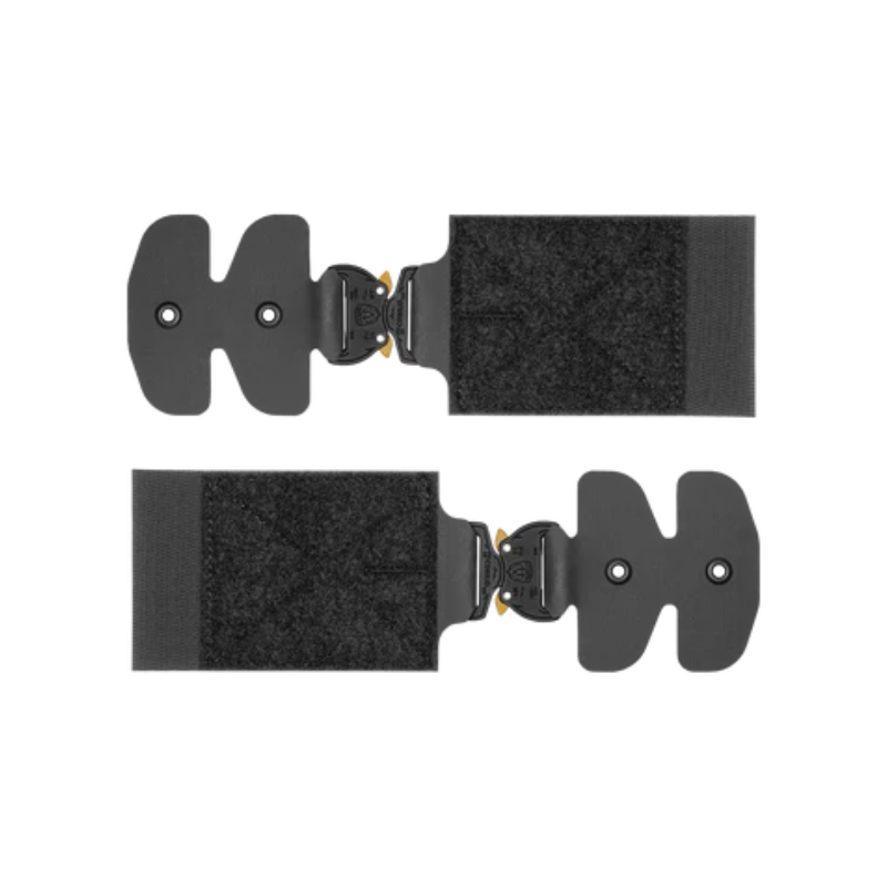 Ferro Concepts 3AC Cobra Buckle Kit montiert am Plate Carrier – AustriAlpin Cobra Schnellverschluss an einem 3AC Cummerbund in Nahaufnahme.