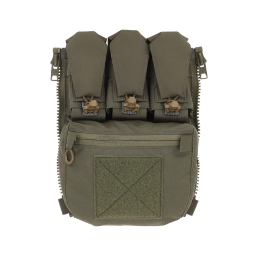 Back Panel Banger mit eingesetzten 5.56 Magazinen in den oberen Aufnahmezellen