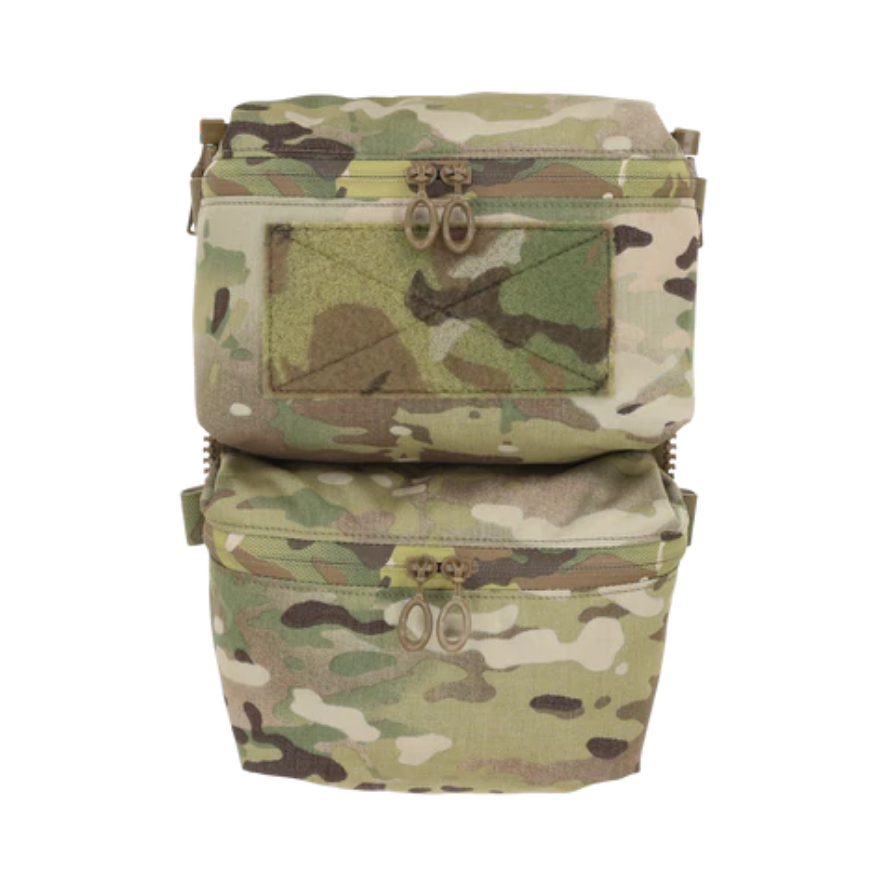 Ferro Concepts Back Panel Double Pouch am Plate Carrier montiert – Rückansicht mit zwei großen Reißverschlussfächern