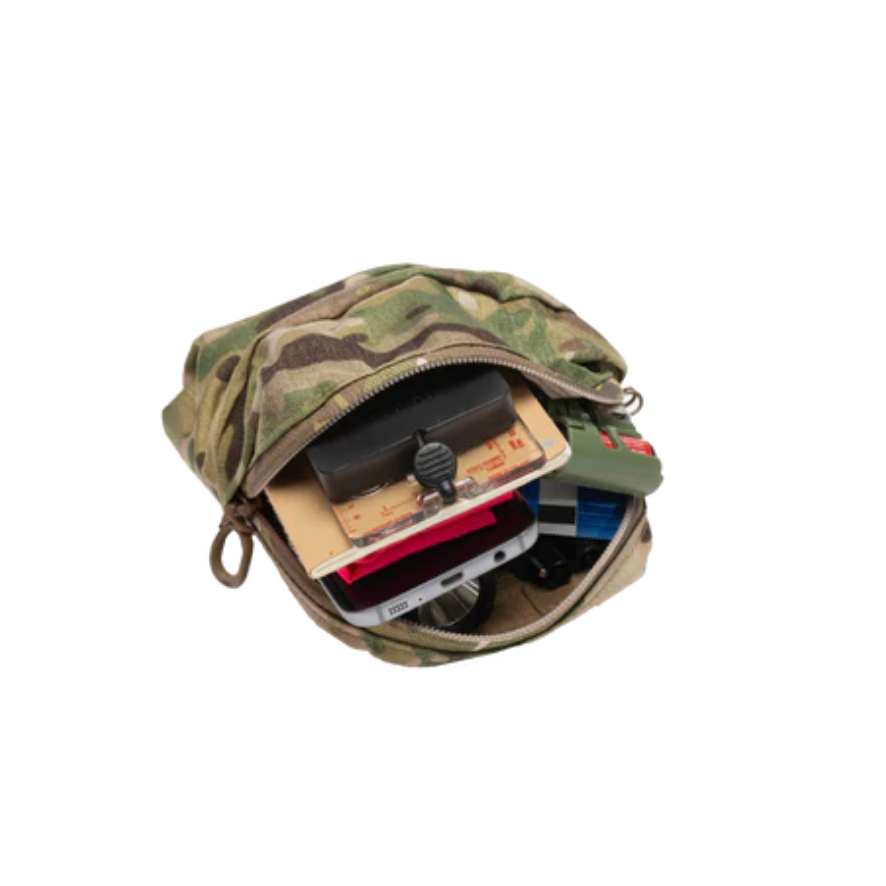 Geöffnete 6x9 Tasche mit organisiertem Inhalt