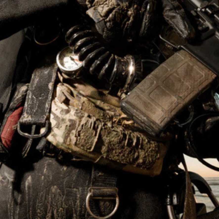 Mini Dangler Pouch am Träger befestigt mit Klettmontage