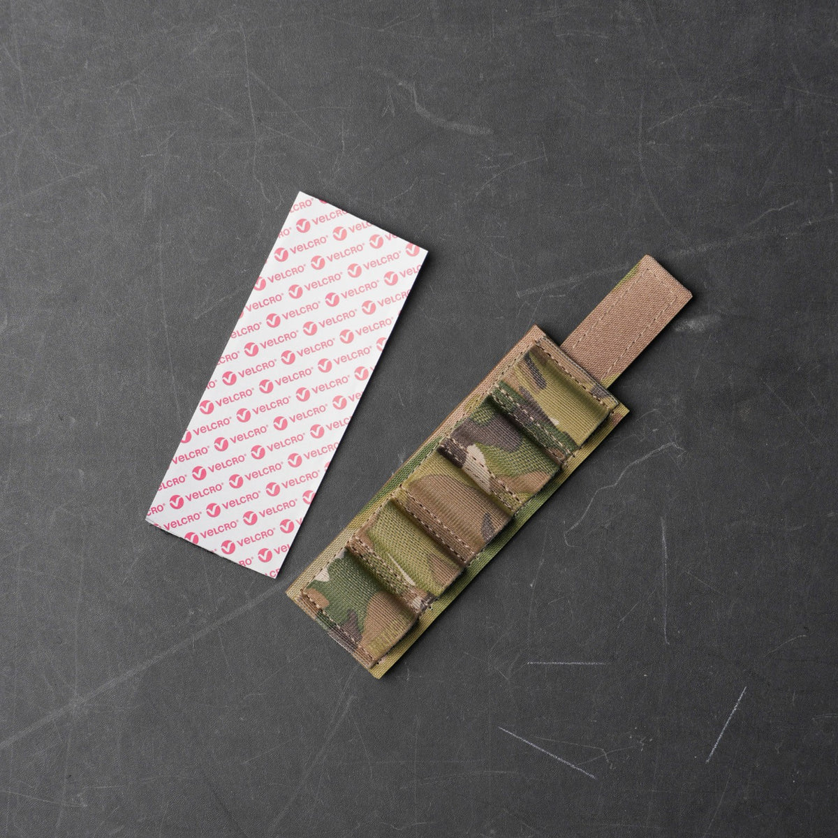 Black Trident Shotgun Shell Holder in MultiCam für fünf Patronen